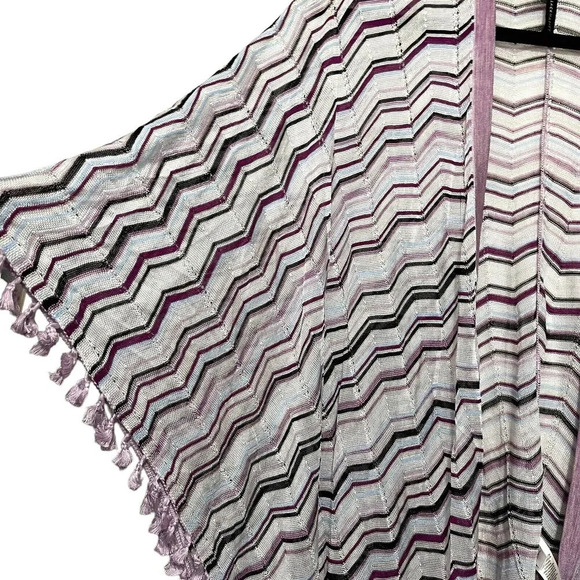 White House Black Market Chevron Knit Shawl Wrap Size M/L fringes tassel - Picture 6 of 6